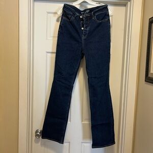 Old Navy 5-button Fly Bootcut Jeans- size 6